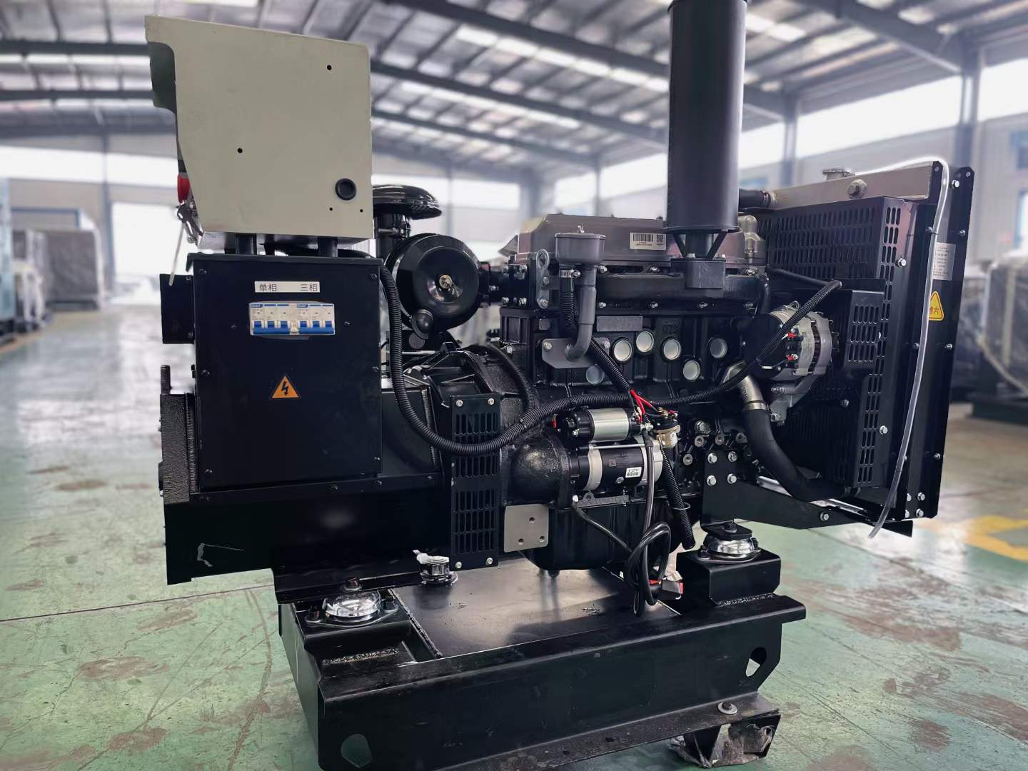 青秀如何降低电感性负载对发电机的影响？