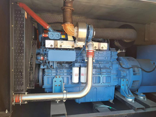 青秀柴油发电机组一般有几种电压输出？