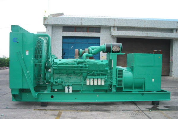 青秀工厂发电机应急发电时如何更准确地检查发电机状态？