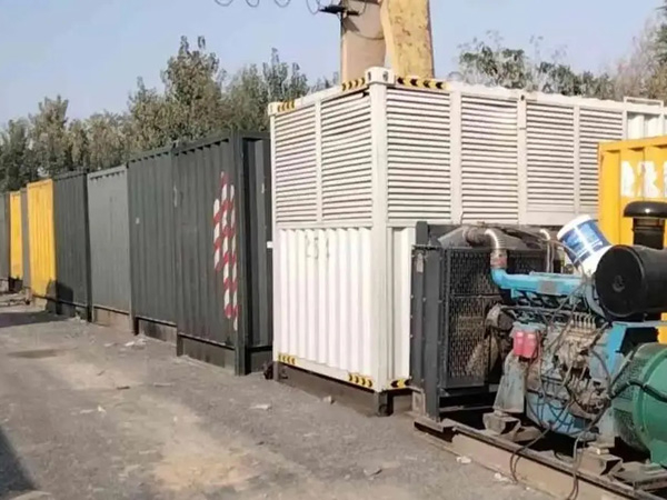 青秀200KW柴油发电机机组每小时油耗是多少？