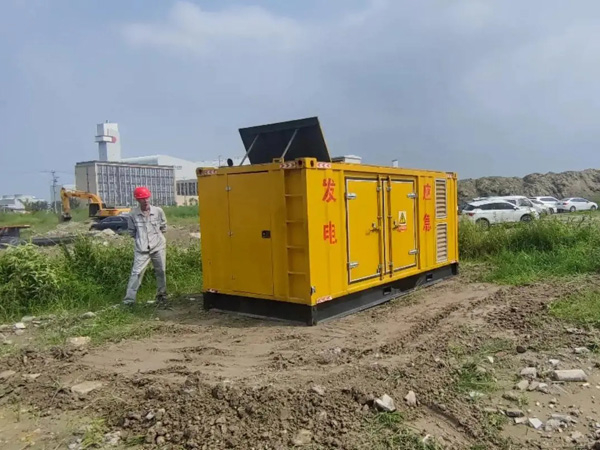 青秀冬季低温环境下，发电机组启动电瓶的容量需求是否会增加？