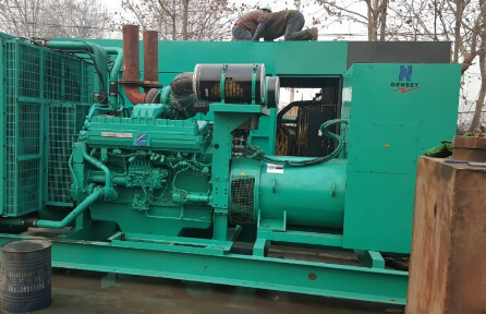 青秀发电机组如何判断水冷式机油散热器内部是否需要清洗?